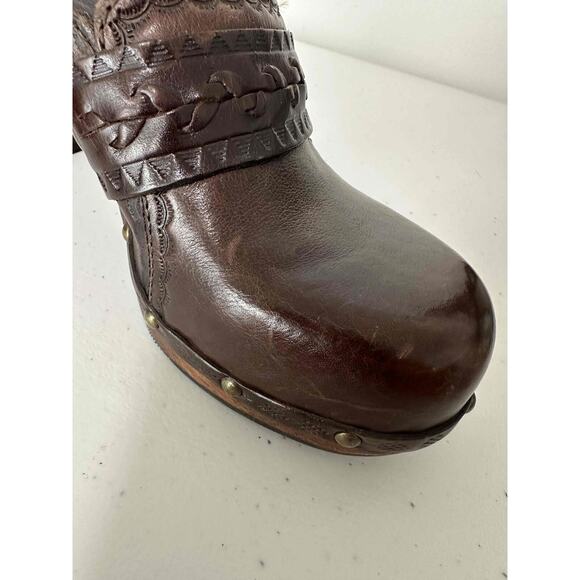 Mia Brown Stamped Pattern Strap Buckle Boho Clogs Womens Size 7 - Picture 4 of 9